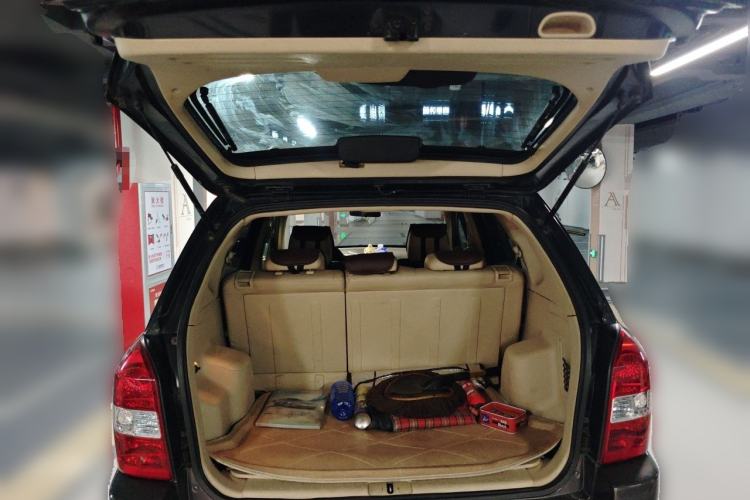 Used Hyundai Tucson 2009 2.0L Automatic Two-Wheel Drive with Sunroof Trunk