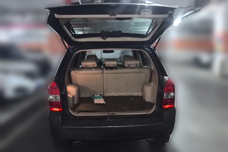 Used Hyundai Tucson 2009 2.0L Automatic Two-Wheel Drive with Sunroof Trunk