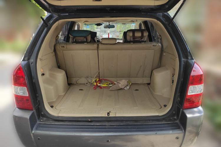 Used Hyundai Tucson 2009 2.0L Automatic Two-Wheel Drive with Sunroof Trunk