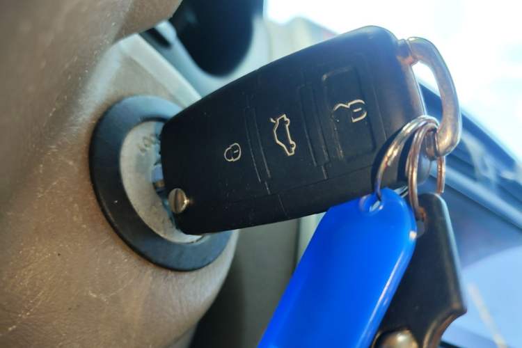 Used Hyundai Tucson 2009 2.0L Automatic Two-Wheel Drive with Sunroof Vehicle Key