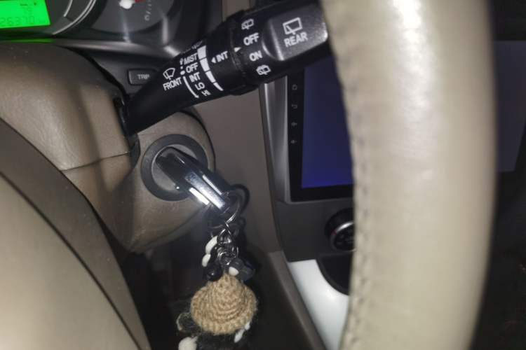 Used Hyundai Tucson 2009 2.0L Automatic Two-Wheel Drive with Sunroof Vehicle Key