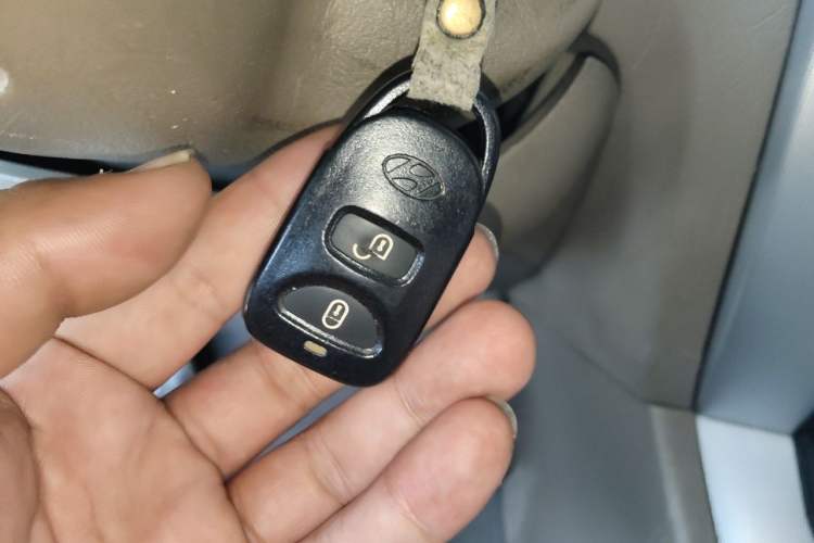 Used Hyundai Tucson 2009 2.0L Automatic Two-Wheel Drive with Sunroof Vehicle Key