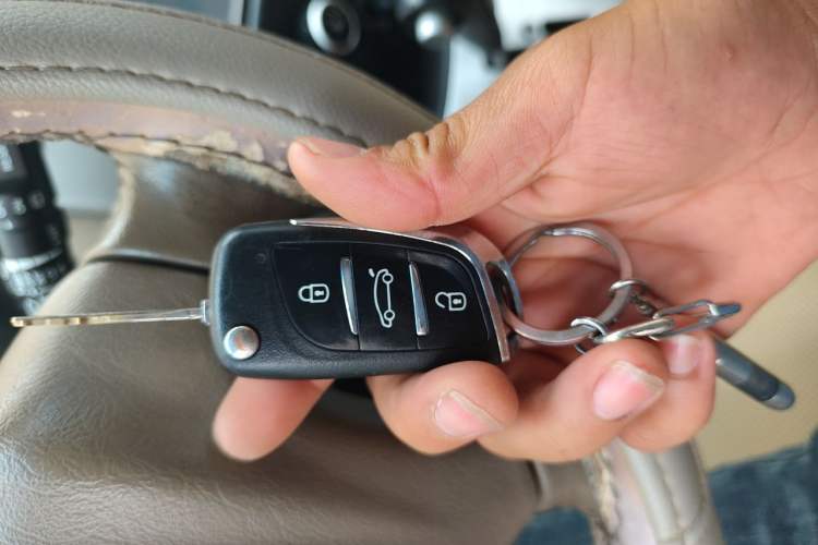 Used Hyundai Tucson 2009 2.0L Automatic Two-Wheel Drive with Sunroof Vehicle Key