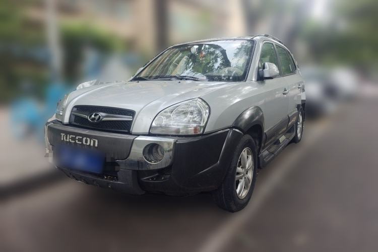 Hyundai Tucson 2009 2.0L Automatic Two-Wheel Drive with Sunroof usata Guazi used car, China used car export, Used car for sale, Used  cars, Cheapest cars for sale