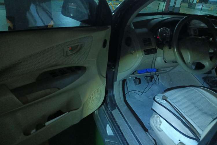 Used Hyundai Tucson 2009 2.0L Manual Two-Wheel Drive Fashion Edition Driver Seat