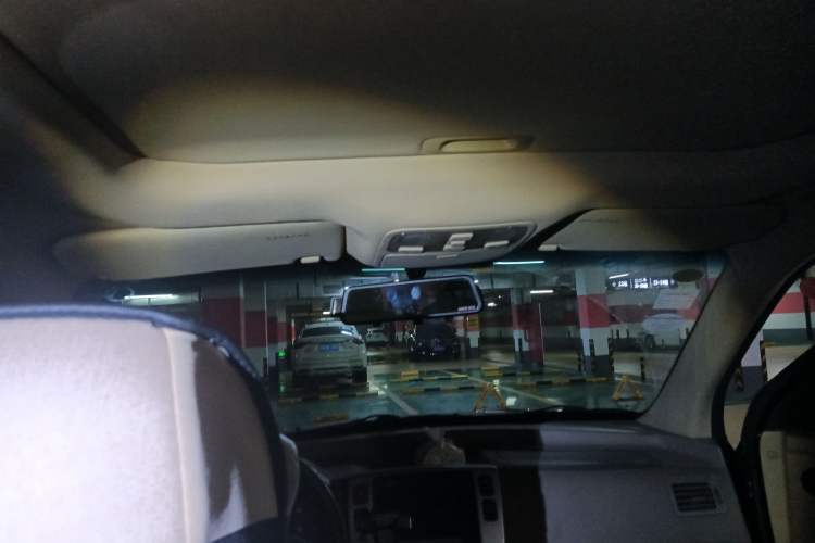 Used Hyundai Tucson 2009 2.0L Manual Two-Wheel Drive Fashion Edition Headliner