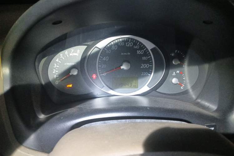Used Hyundai Tucson 2009 2.0L Manual Two-Wheel Drive Fashion Edition Instrument Cluster