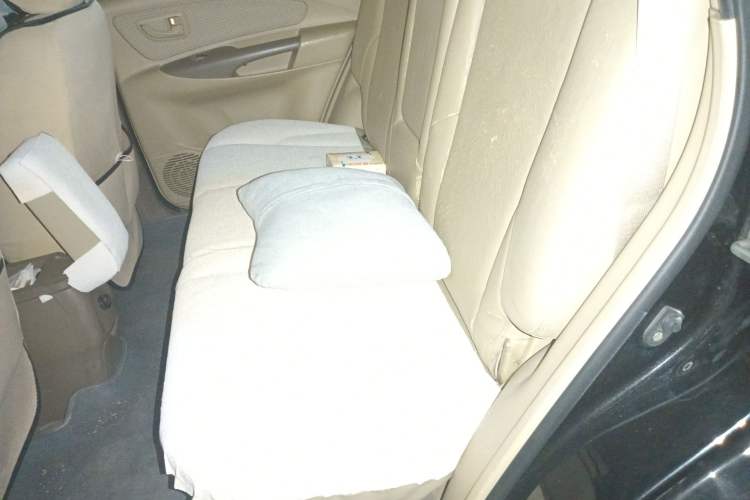 Used Hyundai Tucson 2009 2.0L Manual Two-Wheel Drive Fashion Edition Left Rear Seat