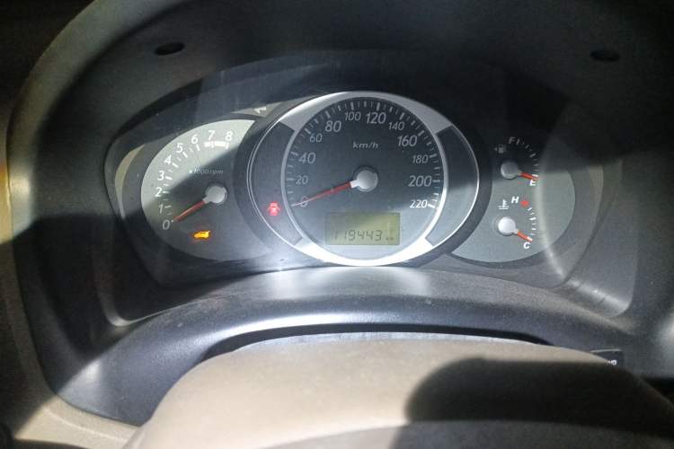 Used Hyundai Tucson 2009 2.0L Manual Two-Wheel Drive Fashion Edition Odometer Close Up