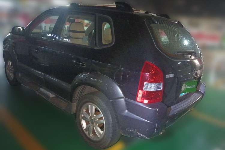 Used Hyundai Tucson 2009 2.0L Manual Two-Wheel Drive Fashion Edition Rear Left 45 Deg