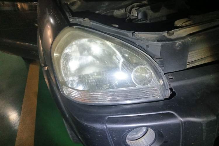 Used Hyundai Tucson 2009 2.0L Manual Two-Wheel Drive Fashion Edition Right Front Headlight