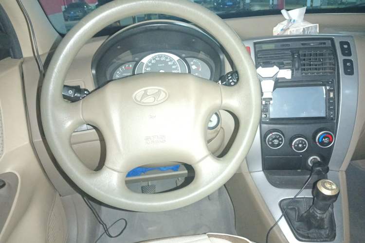 Used Hyundai Tucson 2009 2.0L Manual Two-Wheel Drive Fashion Edition Steering Wheel