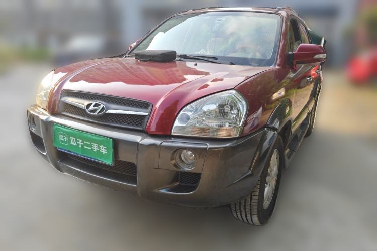 Used Hyundai Tucson 2009 2.0L Manual Two-Wheel Drive Fashion Edition Guazi used car, China used car export, Used car for sale, Used  cars, Cheapest cars for sale
