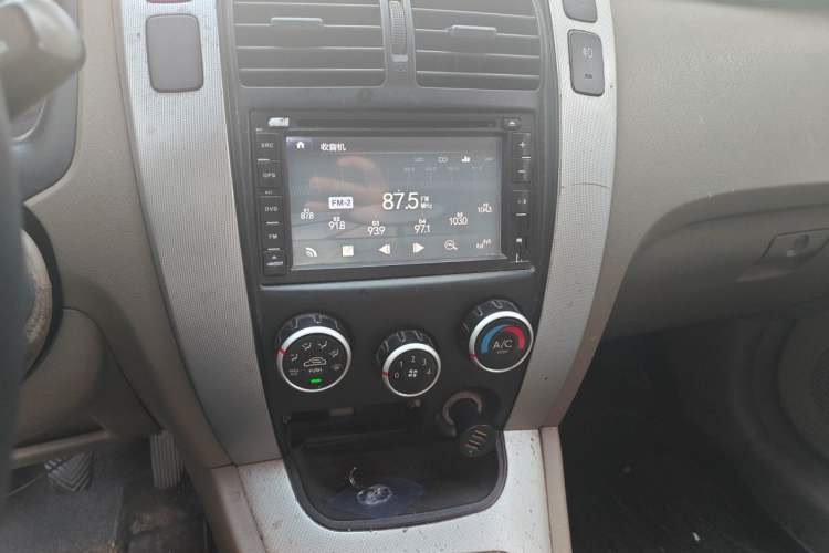 Used Hyundai Tucson 2009 2.0L Manual Two-Wheel Drive Fashion Edition Audio And AC Panel
