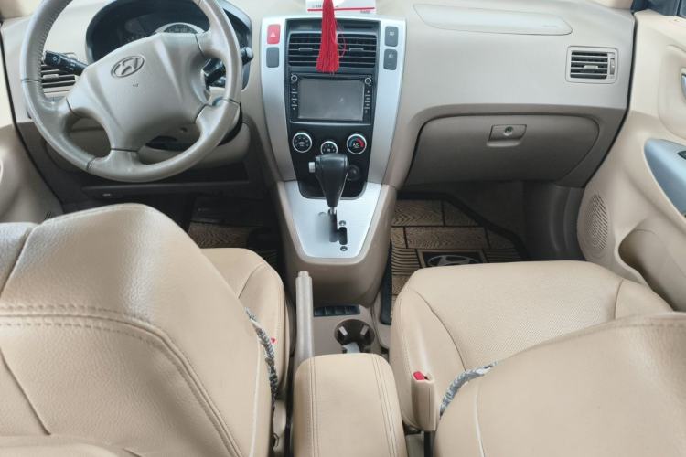 Used Hyundai Tucson 2009 2.0L Automatic Two-Wheel Drive with Sunroof Center Console