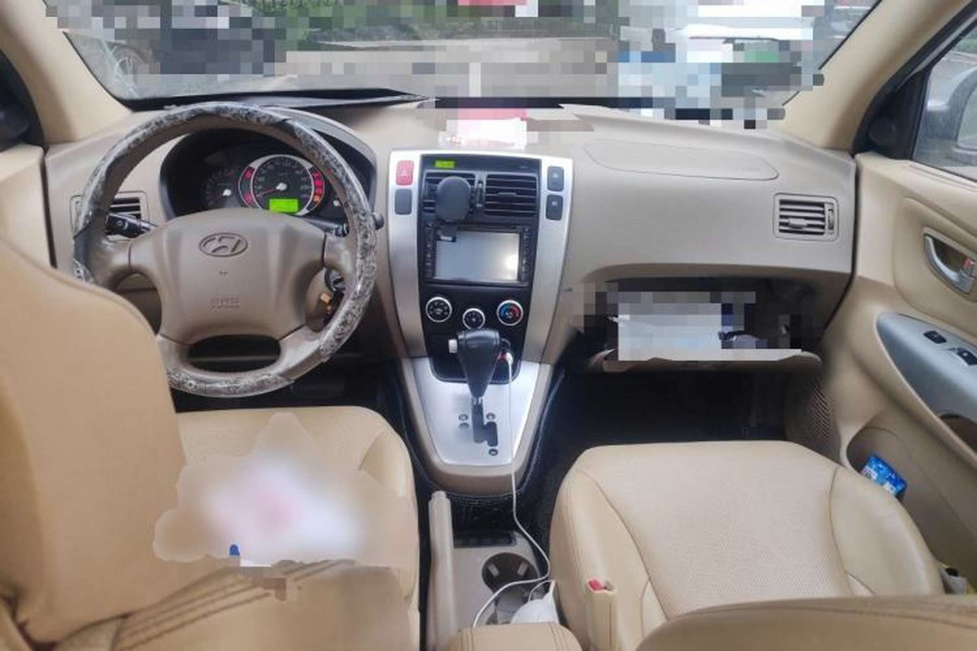 Used Hyundai Tucson 2009 2.0L Automatic Two-Wheel Drive with Sunroof Center Console