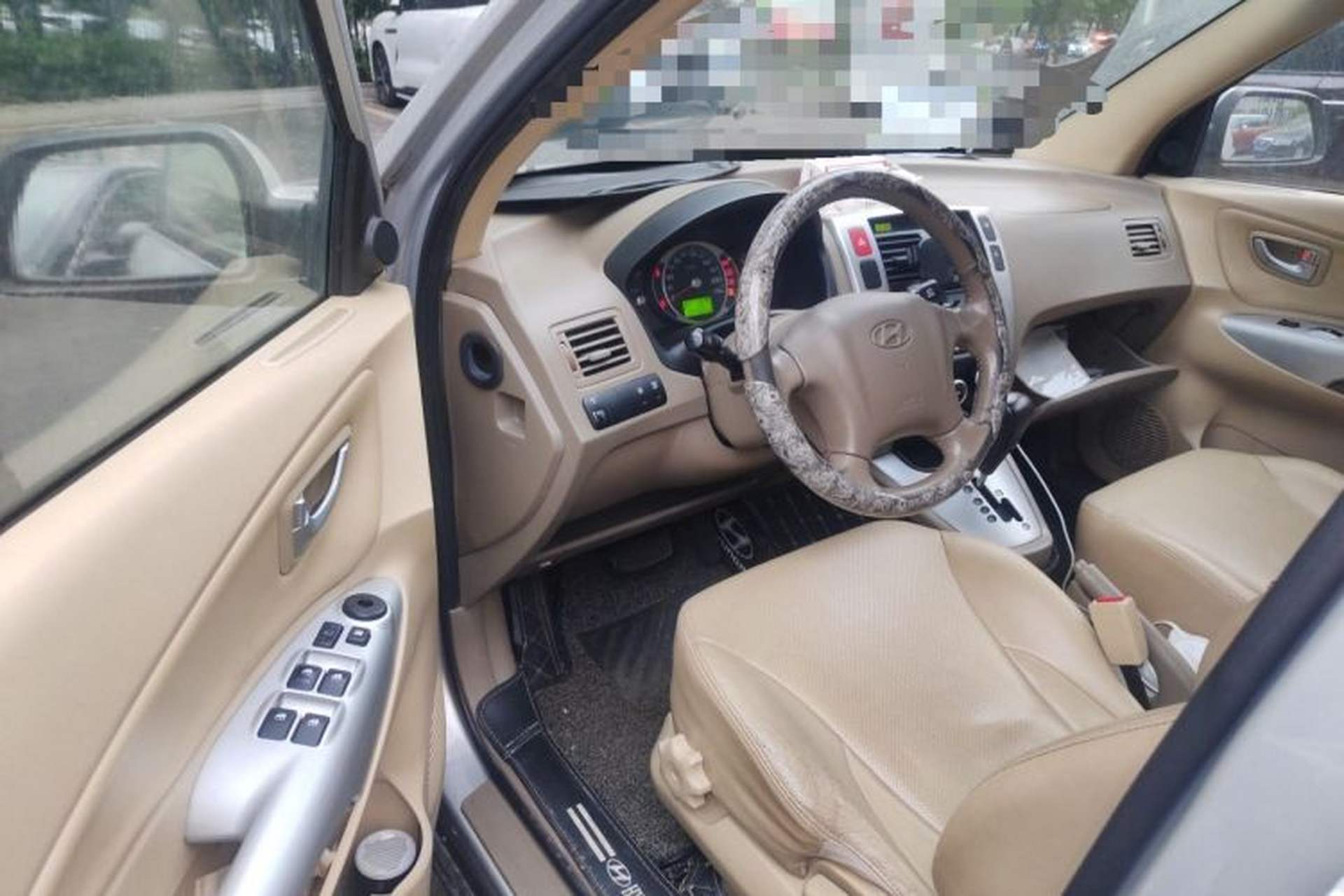 Used Hyundai Tucson 2009 2.0L Automatic Two-Wheel Drive with Sunroof Driver Seat