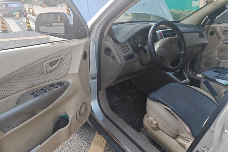 Used Hyundai Tucson 2009 2.0L Manual Two-Wheel Drive Fashion Edition Driver Seat
