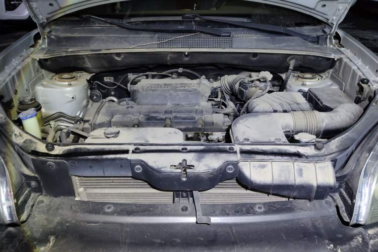 Used Hyundai Tucson 2009 2.0L Manual Two-Wheel Drive Fashion Edition Engine Bay