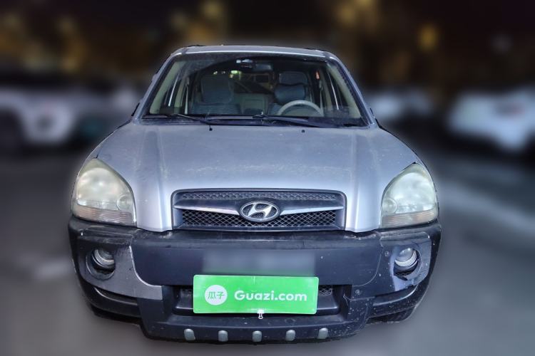 Used Hyundai Tucson 2009 2.0L Manual Two-Wheel Drive Fashion Edition Front