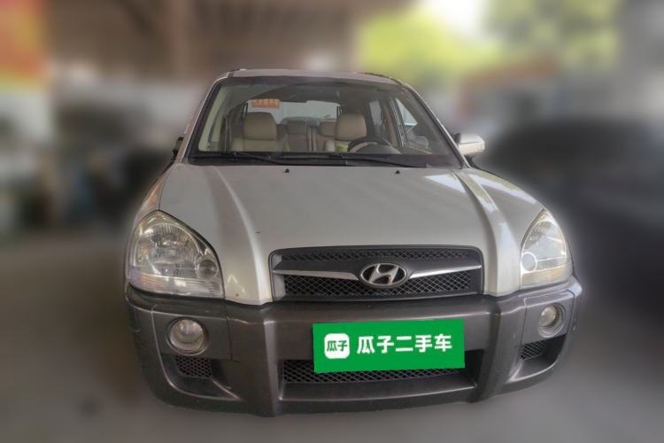 Used Hyundai Tucson 2009 2.0L Automatic Two-Wheel Drive with Sunroof Front