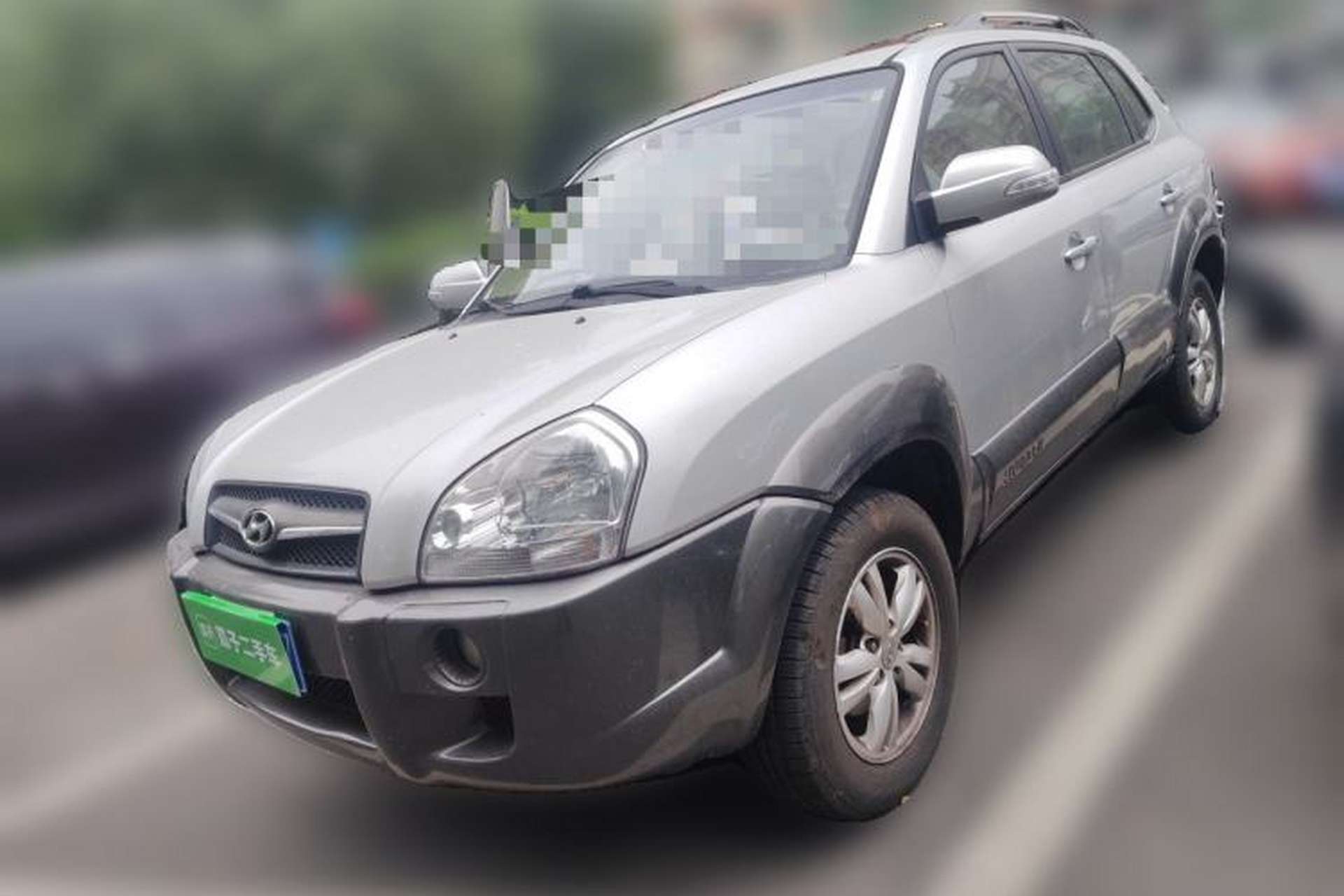 Used Hyundai Tucson 2009 2.0L Automatic Two-Wheel Drive with Sunroof Front Left 45 Deg