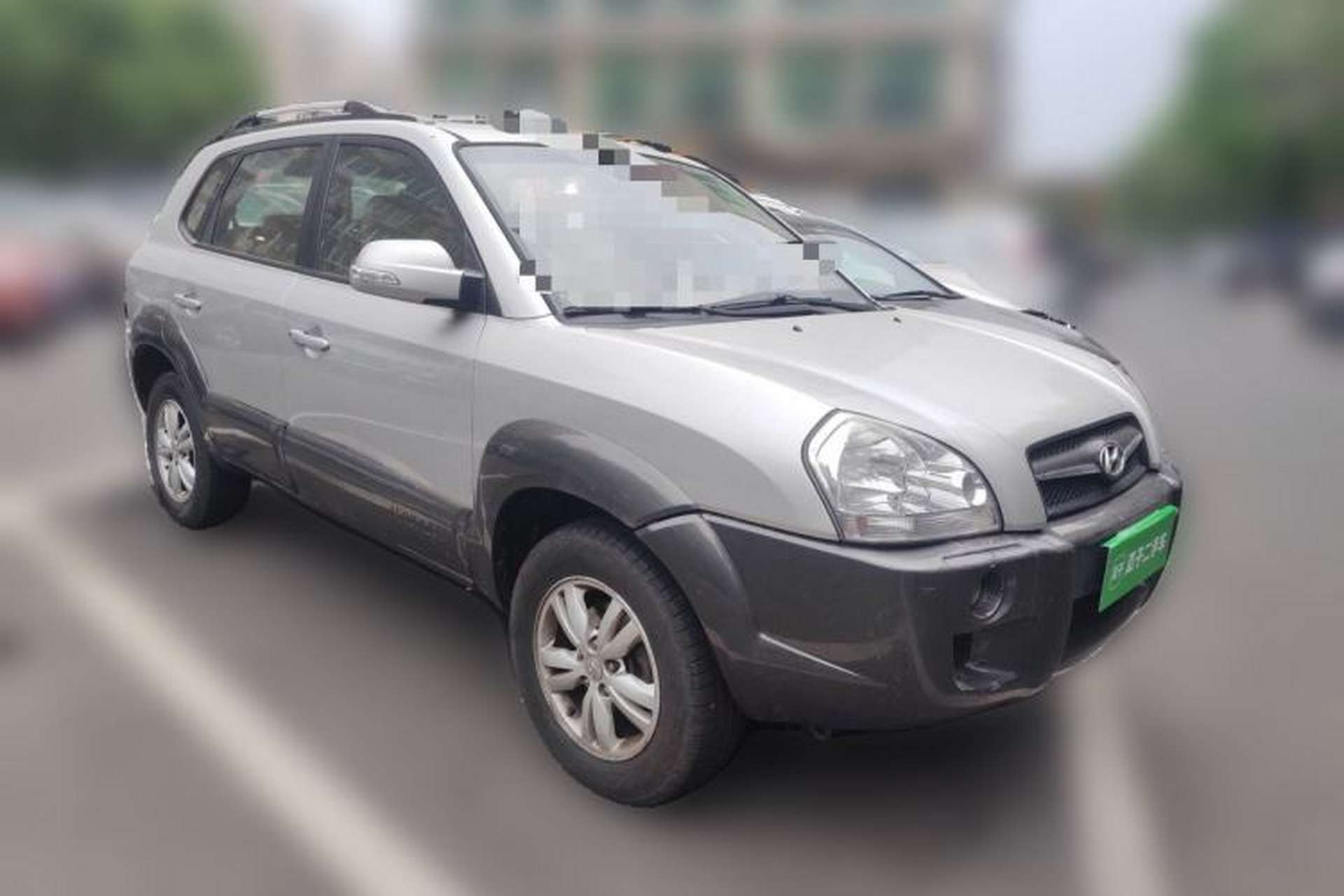 Used Hyundai Tucson 2009 2.0L Automatic Two-Wheel Drive with Sunroof Front Right 45 Deg