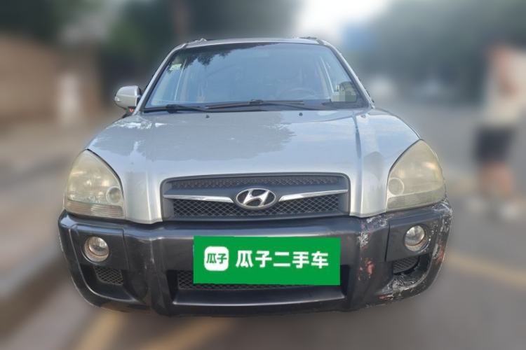 Used Hyundai Tucson 2009 2.0L Manual Two-Wheel Drive Fashion Edition Front