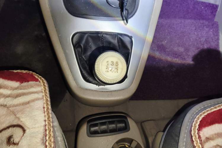 Used Hyundai Tucson 2009 2.0L Manual Two-Wheel Drive Fashion Edition Gear Lever