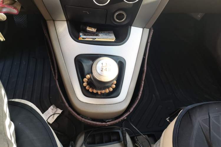 Used Hyundai Tucson 2009 2.0L Manual Two-Wheel Drive Fashion Edition Gear Lever
