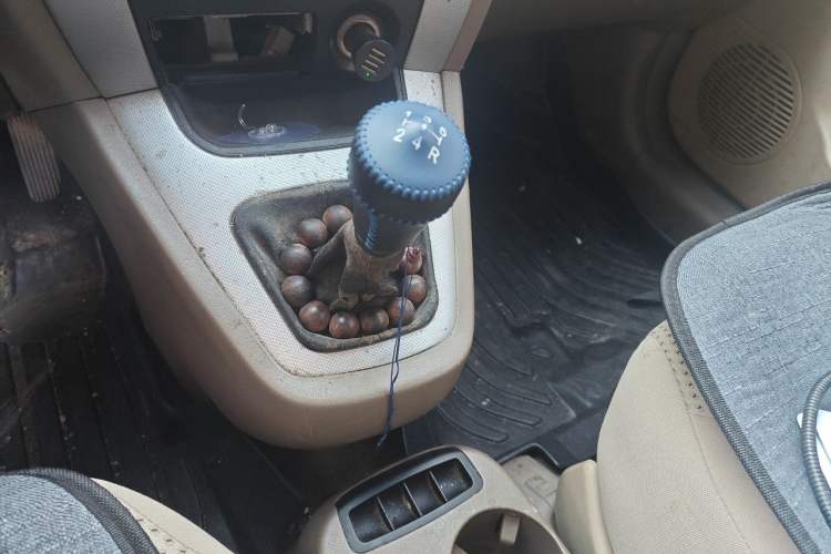 Used Hyundai Tucson 2009 2.0L Manual Two-Wheel Drive Fashion Edition Gear Lever