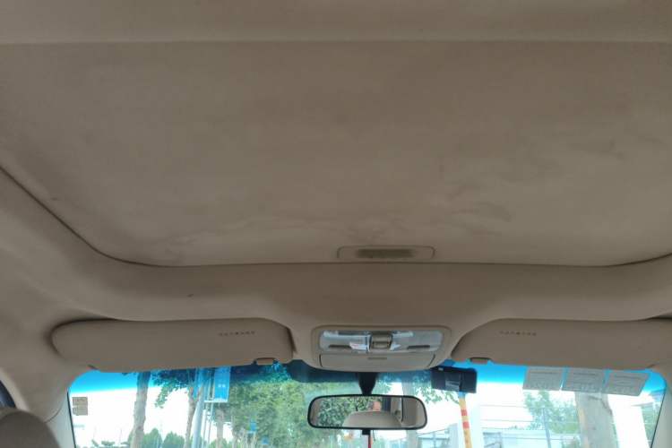 Used Hyundai Tucson 2009 2.0L Automatic Two-Wheel Drive with Sunroof Headliner