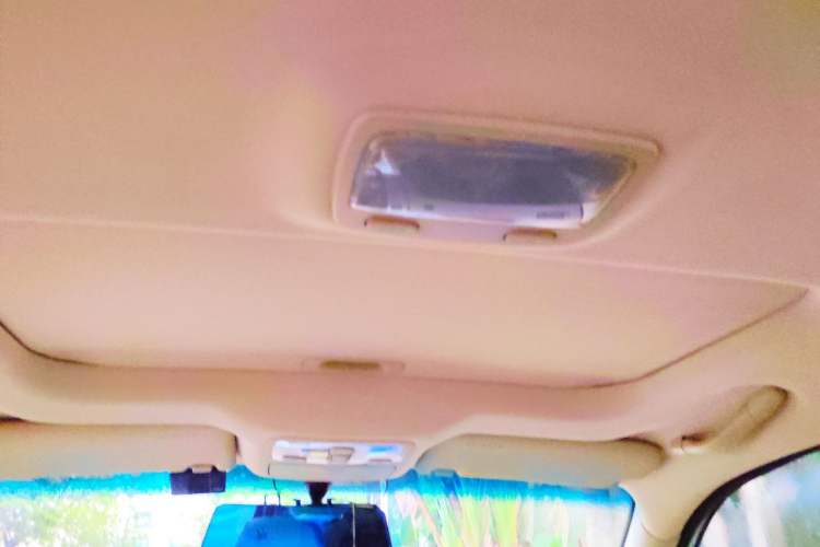 Used Hyundai Tucson 2009 2.0L Manual Two-Wheel Drive Fashion Edition Headliner