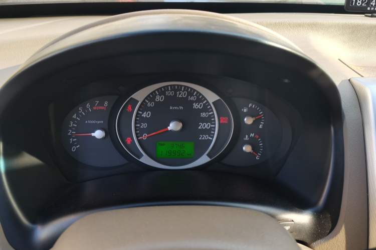 Used Hyundai Tucson 2009 2.0L Manual Two-Wheel Drive Fashion Edition Instrument Cluster