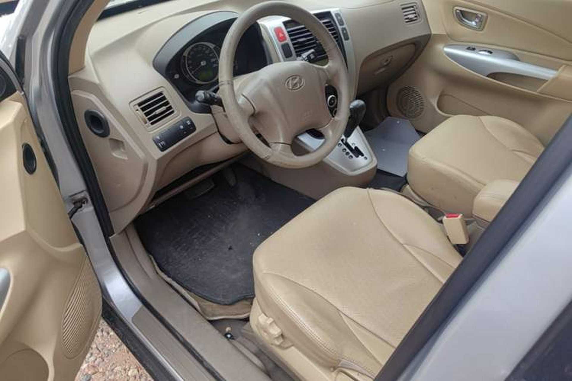 Used Hyundai Tucson 2009 2.0L Automatic Two-Wheel Drive with Sunroof Left Front Seat