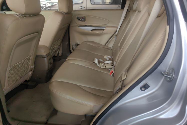 Used Hyundai Tucson 2009 2.0L Automatic Two-Wheel Drive with Sunroof Left Rear Seat