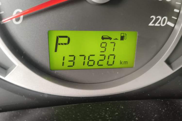 Used Hyundai Tucson 2009 2.0L Automatic Two-Wheel Drive with Sunroof Odometer Close Up