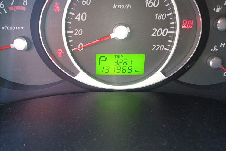 Used Hyundai Tucson 2009 2.0L Automatic Two-Wheel Drive with Sunroof Odometer Close Up