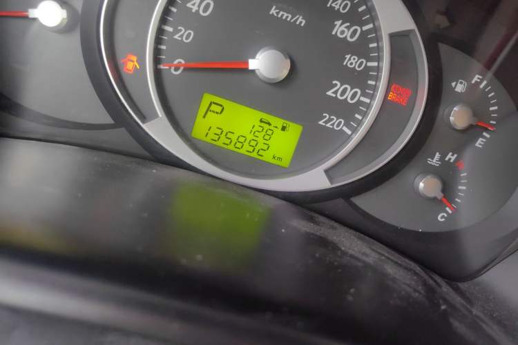 Used Hyundai Tucson 2009 2.0L Automatic Two-Wheel Drive with Sunroof Odometer Close Up