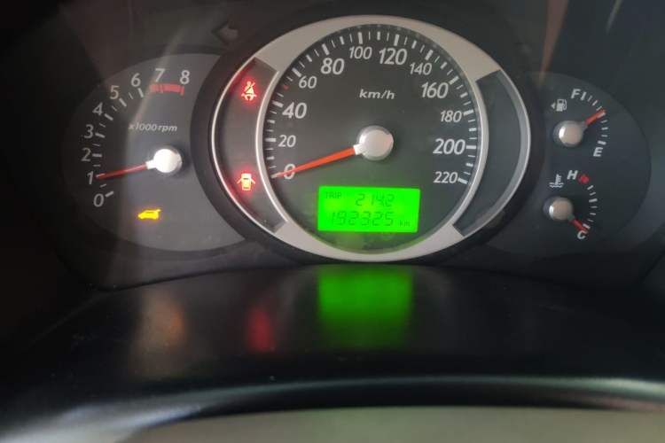Used Hyundai Tucson 2009 2.0L Manual Two-Wheel Drive Fashion Edition Odometer Close Up