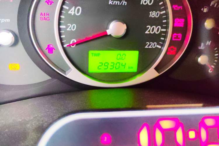 Used Hyundai Tucson 2009 2.0L Manual Two-Wheel Drive Fashion Edition Odometer Close Up