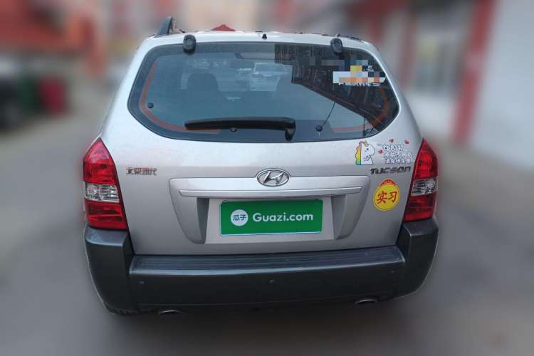 Used Hyundai Tucson 2009 2.0L Automatic Two-Wheel Drive with Sunroof Rear