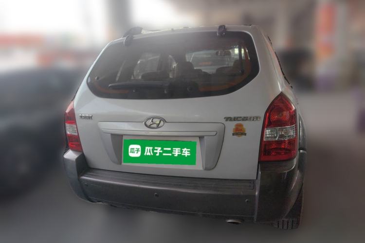Used Hyundai Tucson 2009 2.0L Automatic Two-Wheel Drive with Sunroof Rear