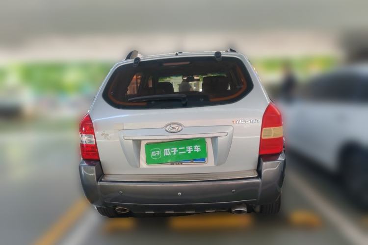 Used Hyundai Tucson 2009 2.0L Manual Two-Wheel Drive Fashion Edition Rear
