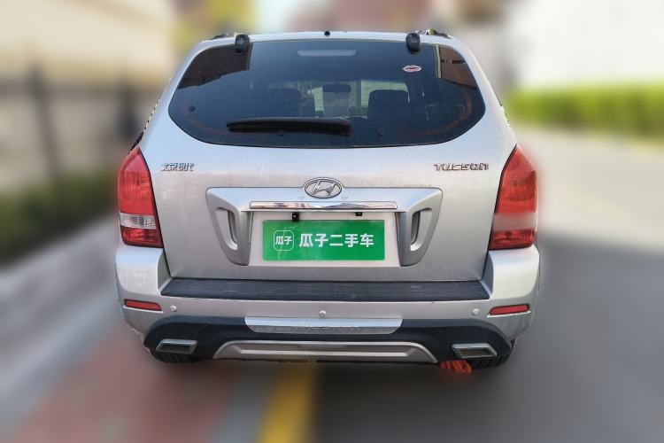 Used Hyundai Tucson 2009 2.0L Manual Two-Wheel Drive Fashion Edition Rear