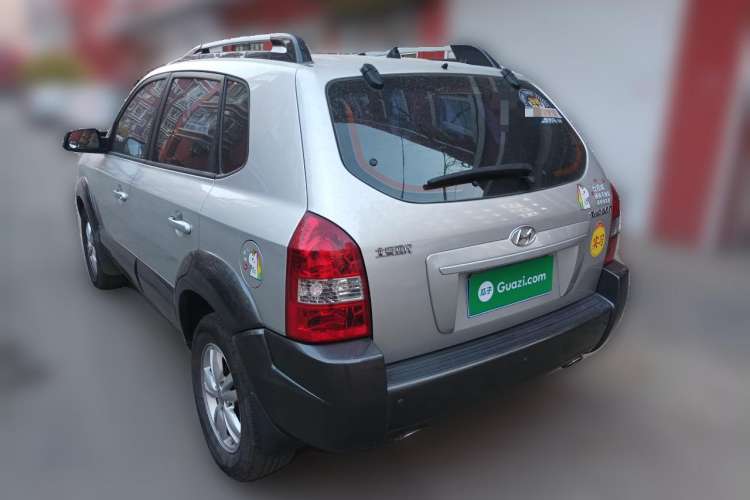 Used Hyundai Tucson 2009 2.0L Automatic Two-Wheel Drive with Sunroof Rear Left 45 Deg