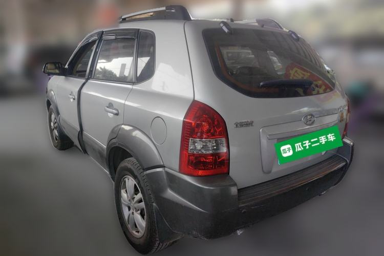 Used Hyundai Tucson 2009 2.0L Automatic Two-Wheel Drive with Sunroof Rear Left 45 Deg