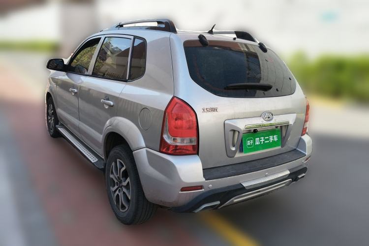 Used Hyundai Tucson 2009 2.0L Manual Two-Wheel Drive Fashion Edition Rear Left 45 Deg