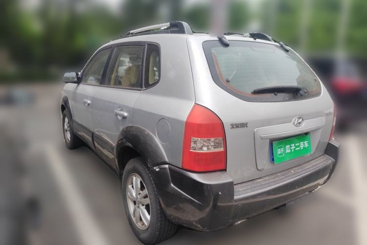 Used Hyundai Tucson 2009 2.0L Automatic Two-Wheel Drive with Sunroof Rear Left 45 Deg