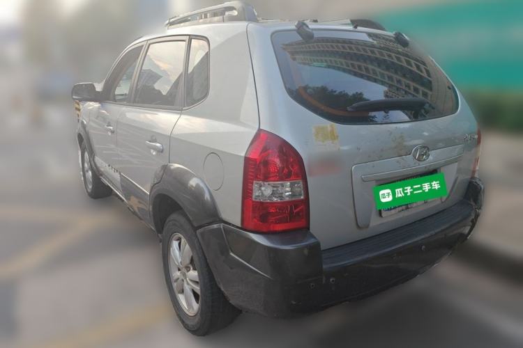 Used Hyundai Tucson 2009 2.0L Manual Two-Wheel Drive Fashion Edition Rear Left 45 Deg